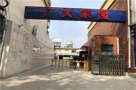 城东保利海德佳园A区，证满两年，很好楼层，车位储藏室另算